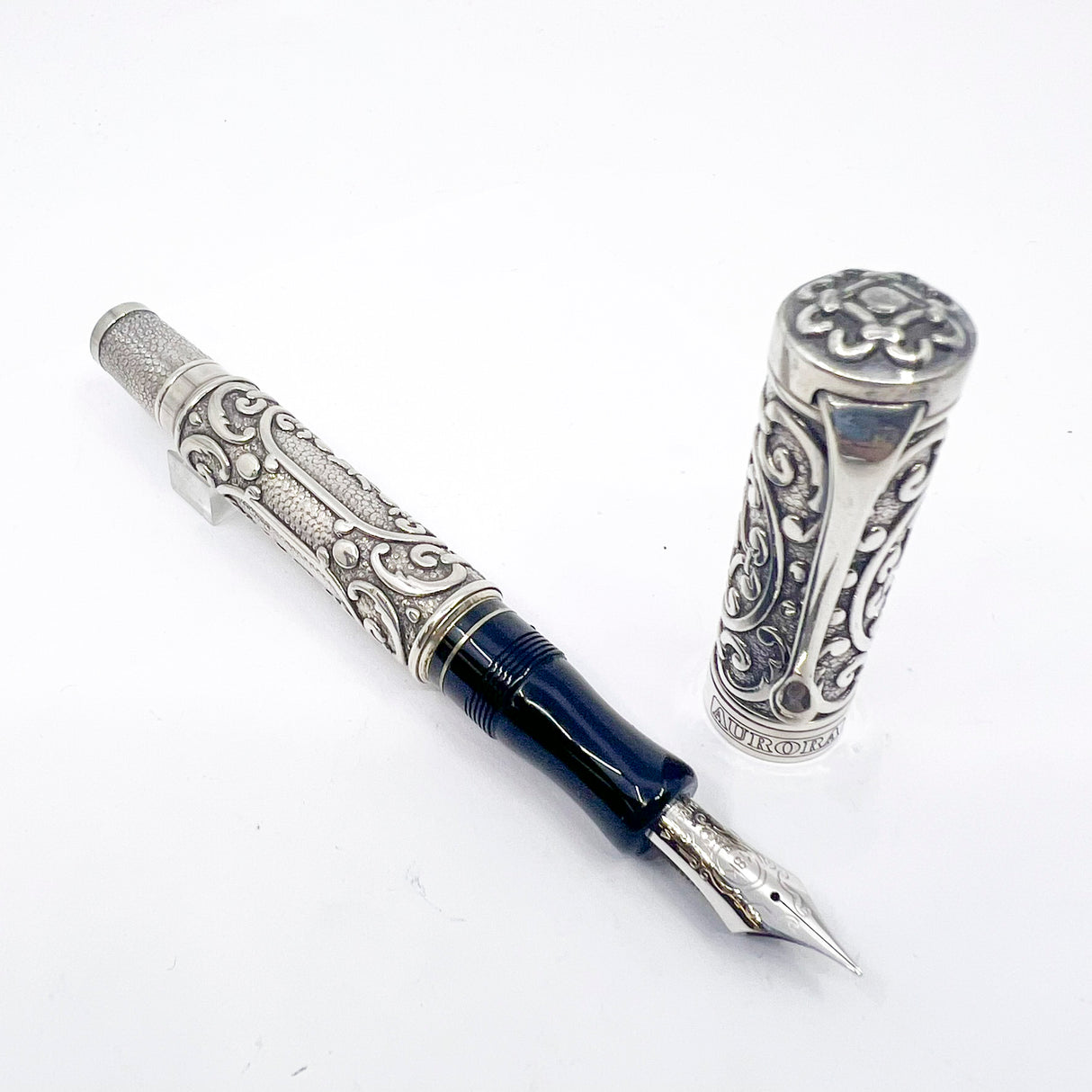 Aurora Benvenuto Cellini Sterling Silver Limited Edition Fountain Pen - Medium 18kt Gold Nib