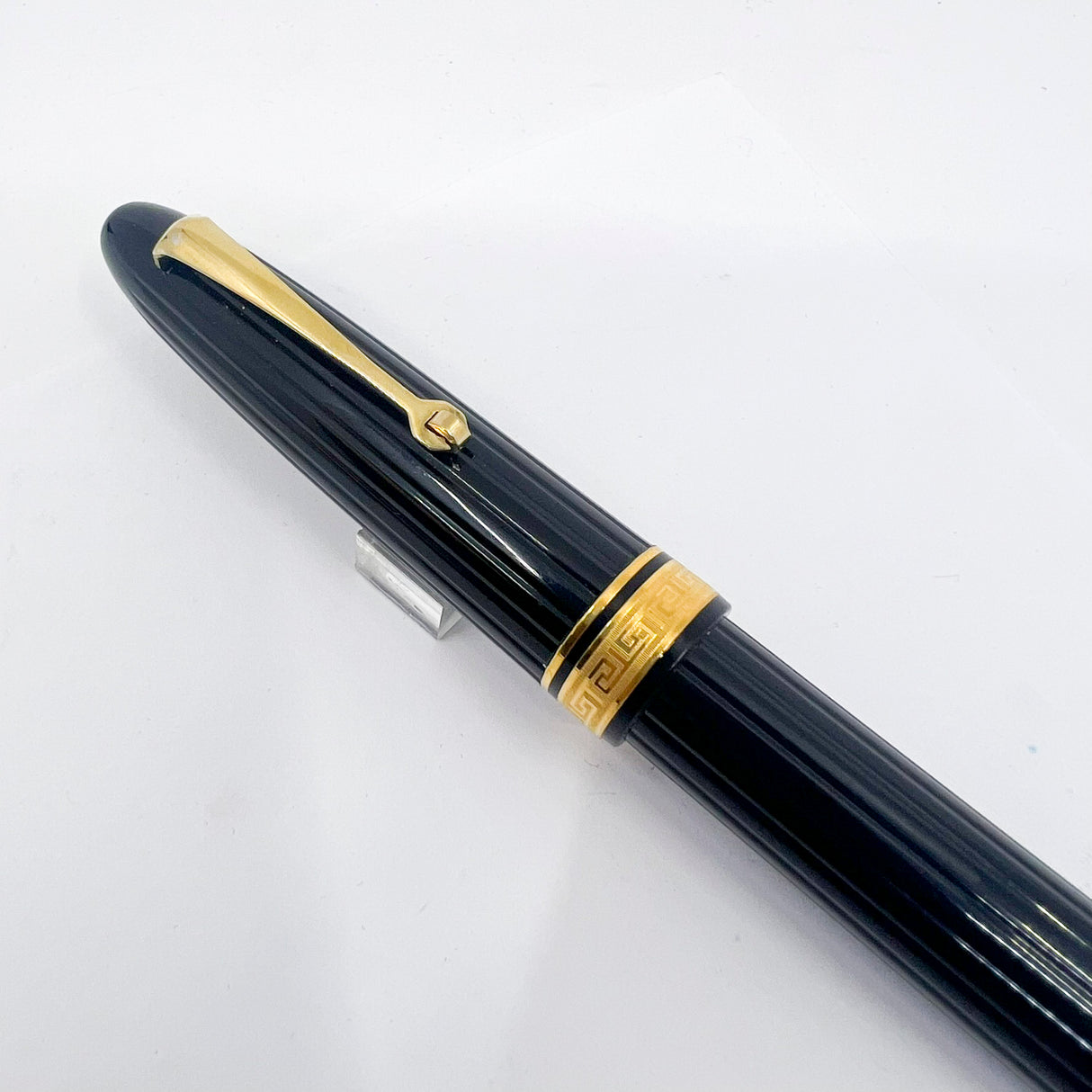 OMAS Ogiva Black Vegetal Resin Fluted Fountain Pen - Extra Fine 18kt Gold Nib - Cartridge Fill