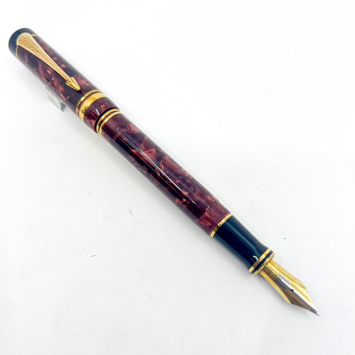 Parker Centennial (Largest Size) Marbled Maroon Duofold Fountain Pen (Circa 1990) - Medium 18kt Gold Nib