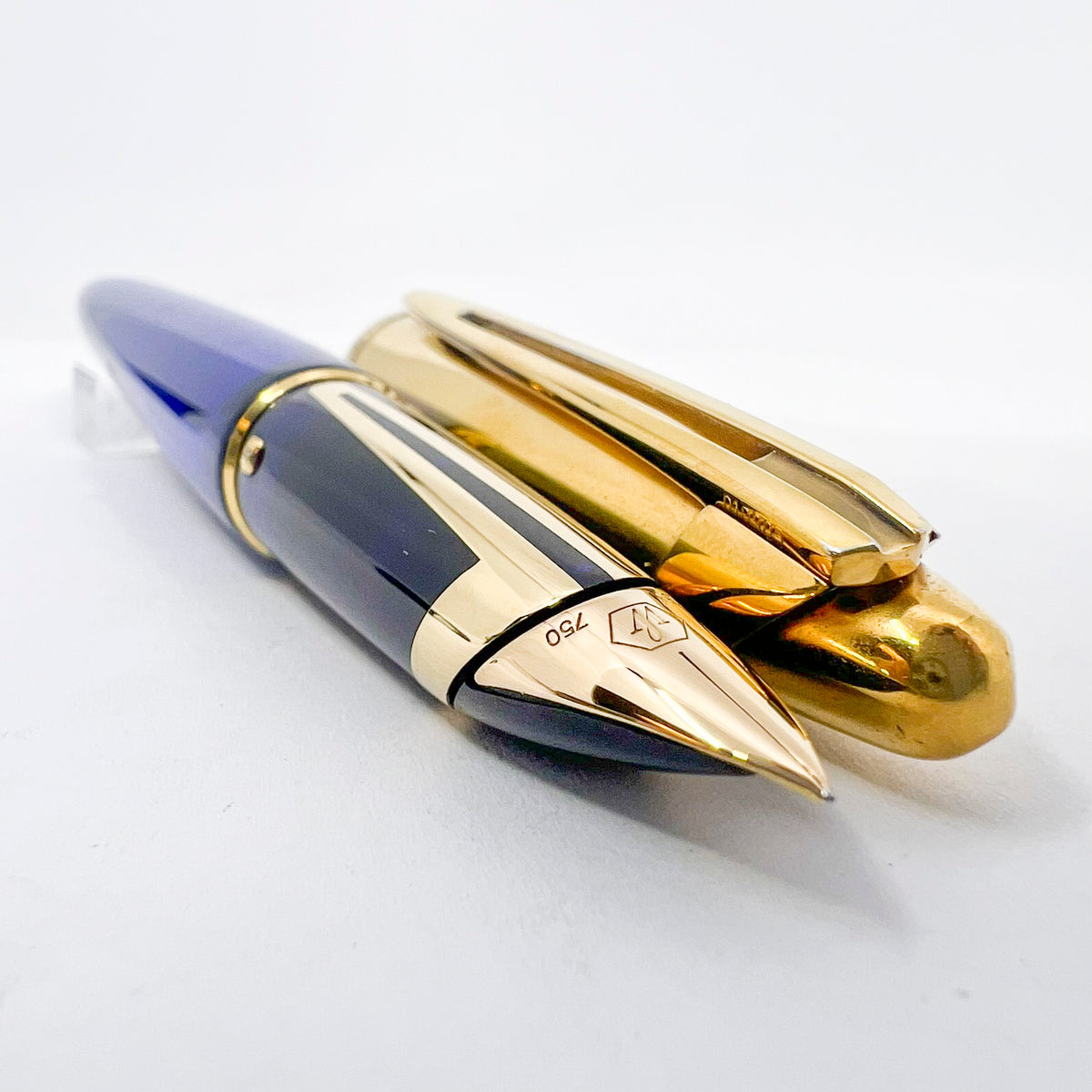 Waterman Edson Blue Translucent Fountain Pen - Fine 18kt Gold Nib