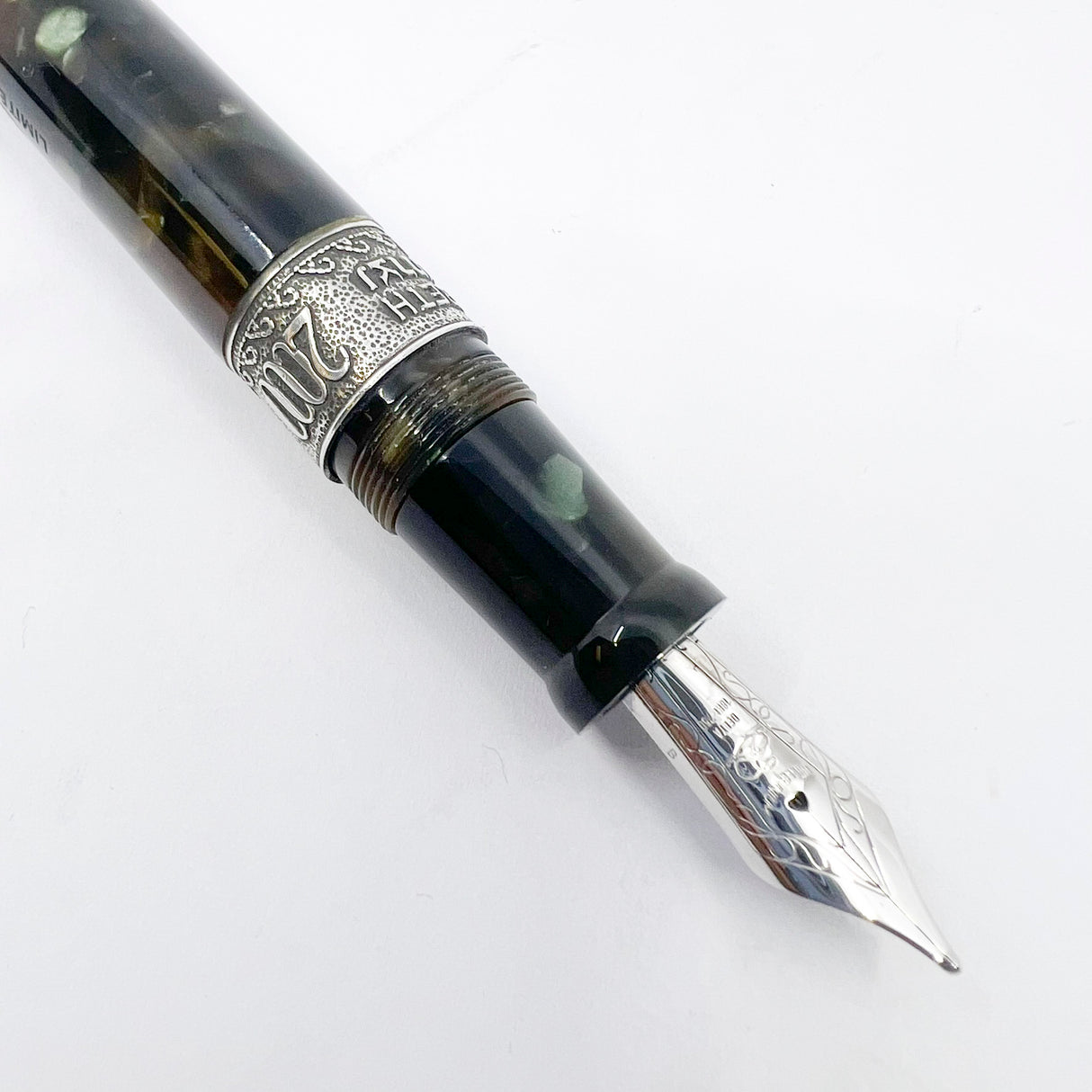 Delta Nazareth 2000 Limited Edition Fountain Pen - Broad 18kt Gold Nib