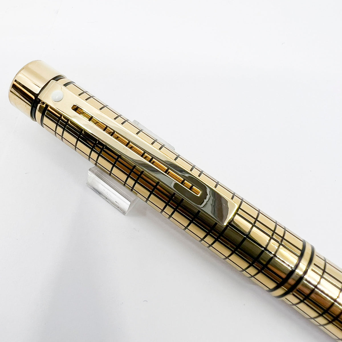 Sheaffer Full-Size Targa Gold-Plated Medici Fountain Pen - Fine 14kt Gold Nib