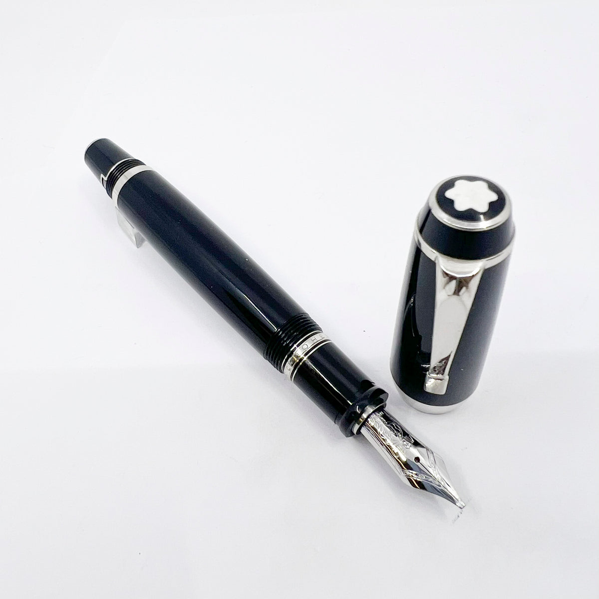 Montblanc Extra Large Boheme Retractable Fountain Pen  - Stoneless Model - RARE - Made for a Short Period Circa 2002 - Stub-like Broad 18kt Gold Nib