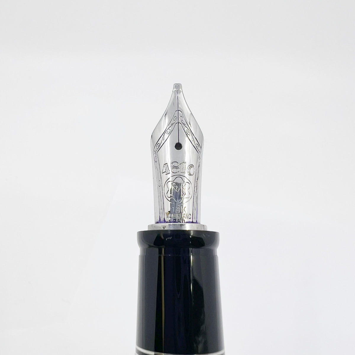 Montblanc Extra Large Boheme Retractable Fountain Pen  - Stoneless Model - RARE - Made for a Short Period Circa 2002 - Stub-like Broad 18kt Gold Nib