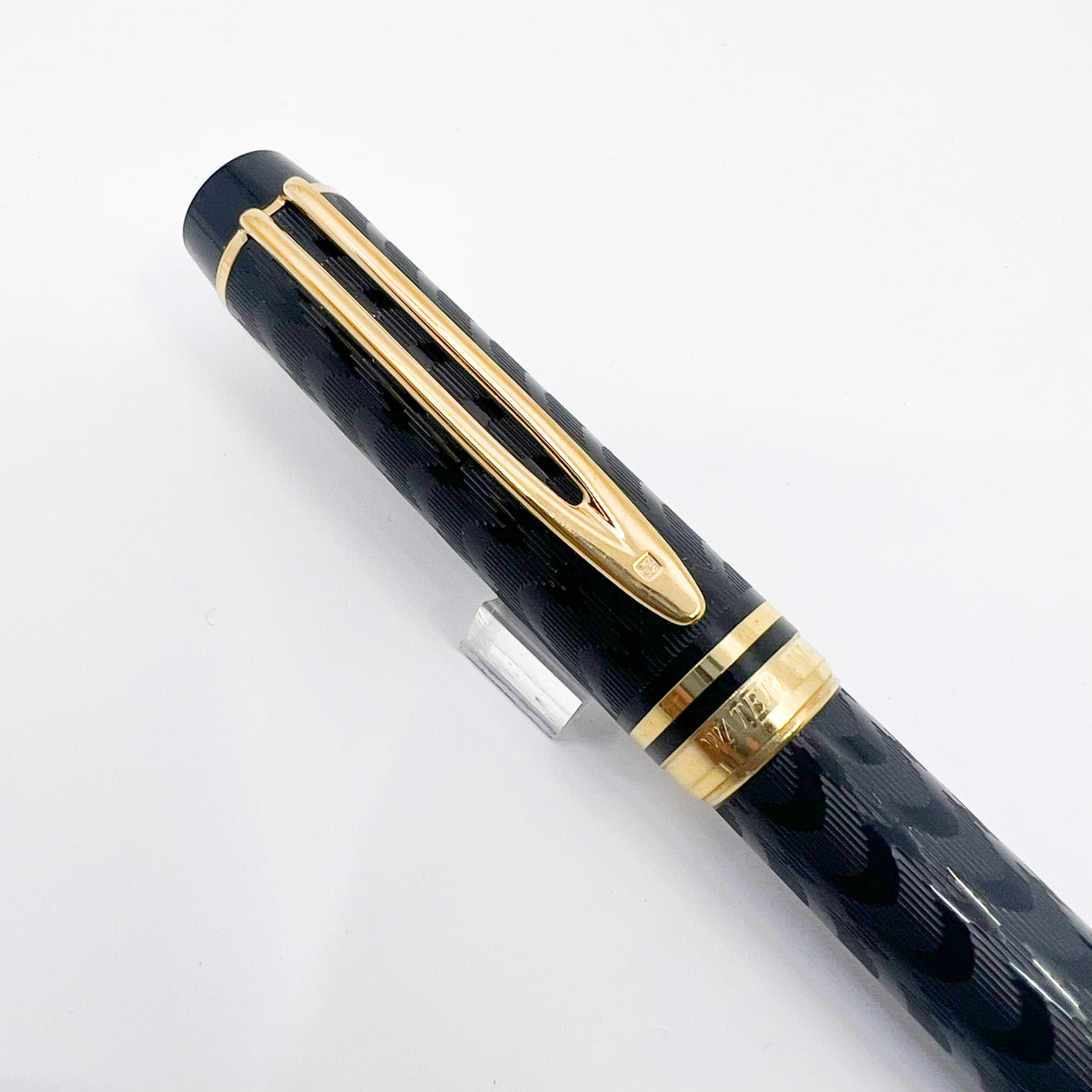 Waterman Man 100 Opera  Black Chased Fountain Pen - Medium 18kt Gold Nib