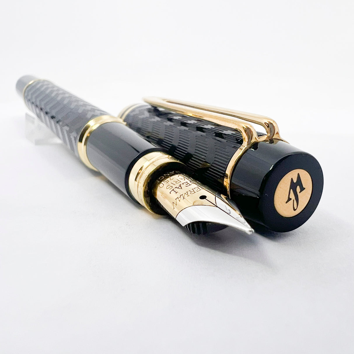 Waterman Man 100 Opera  Black Chased Fountain Pen - Medium 18kt Gold Nib