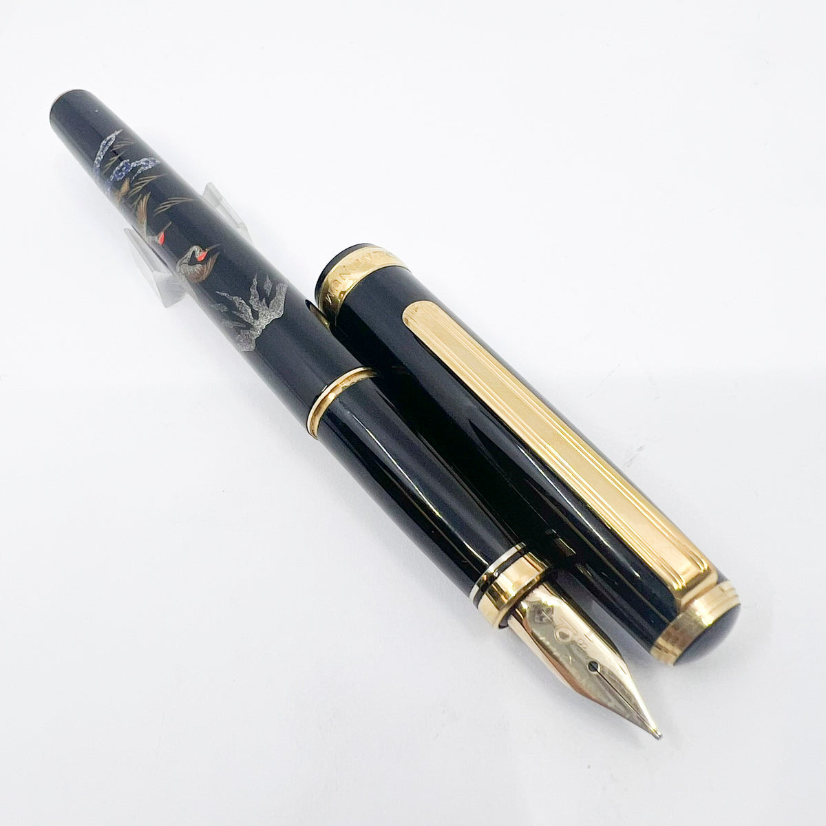 Platinum "Modern Maki-e" Cranes Fountain Pen - Broad 18kt Gold Nib
