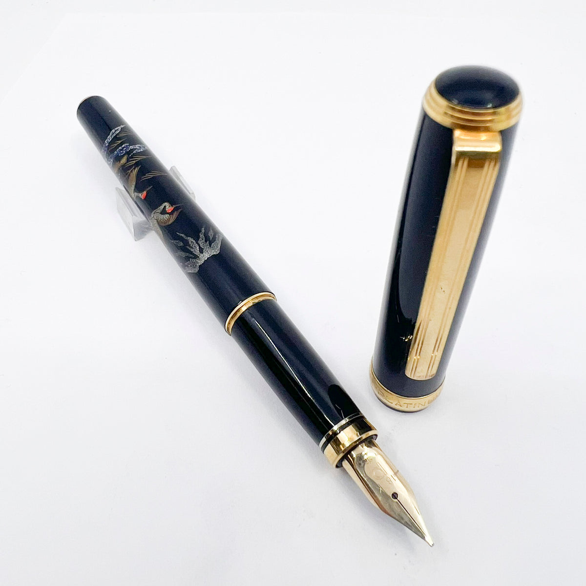 Platinum "Modern Maki-e" Cranes Fountain Pen - Broad 18kt Gold Nib