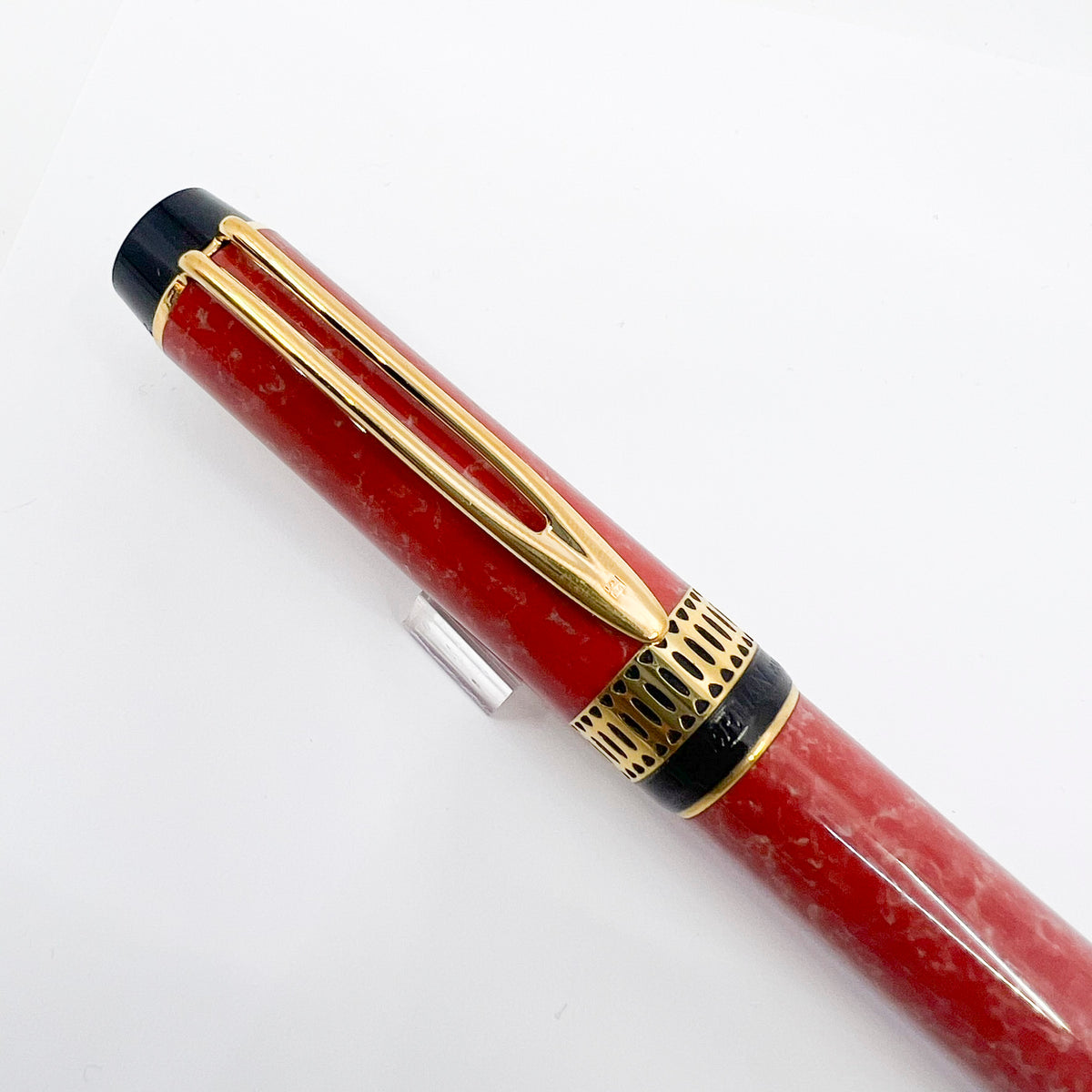 Waterman Patrician Red Coral Marble Fountain Pen- Fine 18kt Gold  Nib