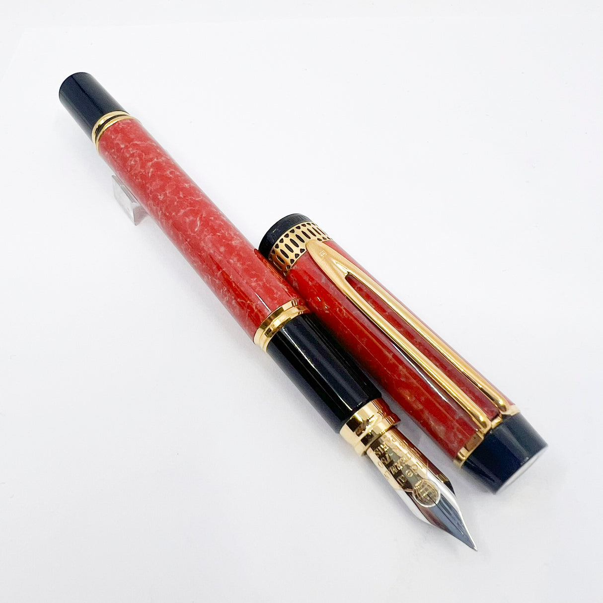 Waterman Patrician Red Coral Marble Fountain Pen- Fine 18kt Gold  Nib
