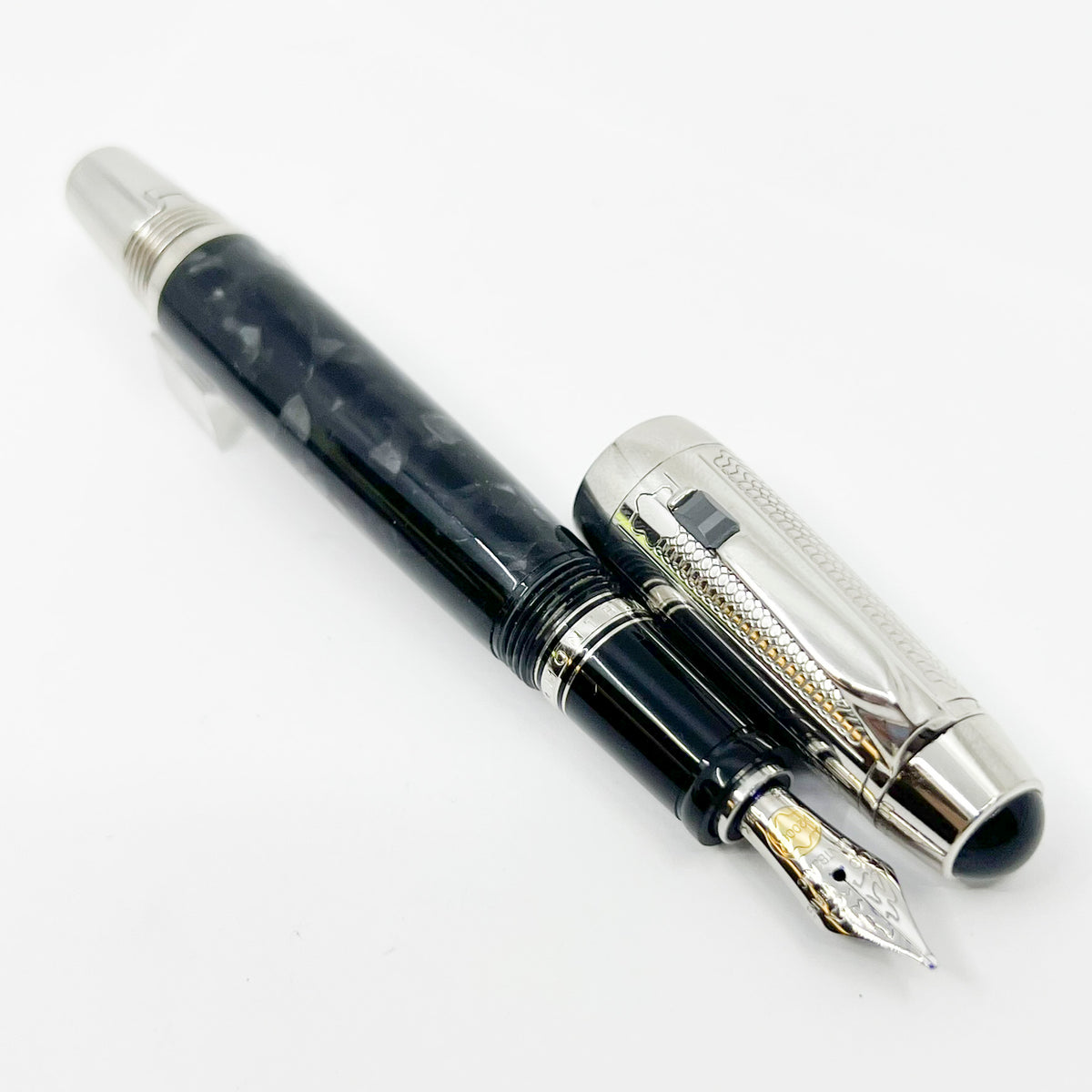 Montblanc Meisterstück Boheme Retractable Nib Soulmakers 100 Years LE 1906 Fountain Pen  - Medium 18kt Gold Nib
