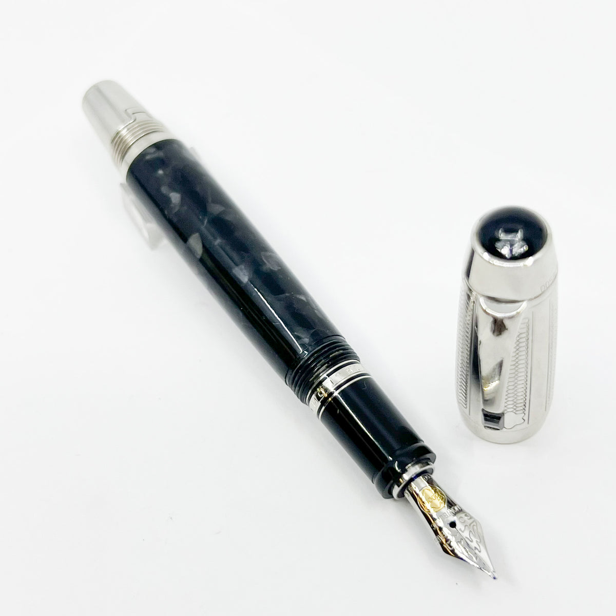 Montblanc Meisterstück Boheme Retractable Nib Soulmakers 100 Years LE 1906 Fountain Pen  - Medium 18kt Gold Nib