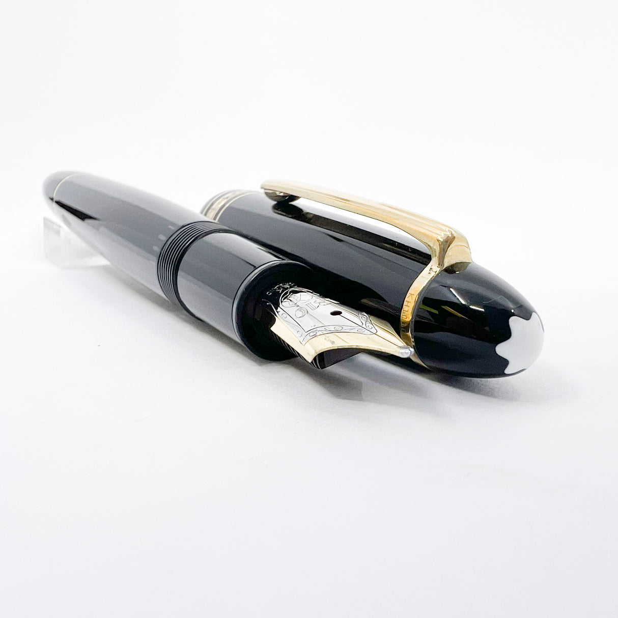 Montblanc Meisterstuck Black Resin #146 LeGrand Fountain Pen  - Broad 14kt  Gold Nib