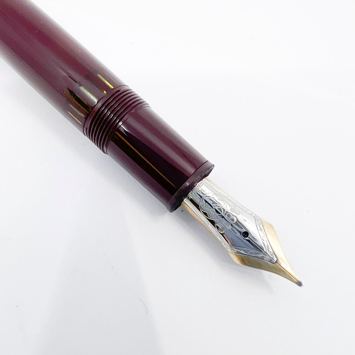 Montblanc Meisterstuck Bordeaux Resin #146 LeGrand Fountain Pen - Fine 14kt Gold Nib