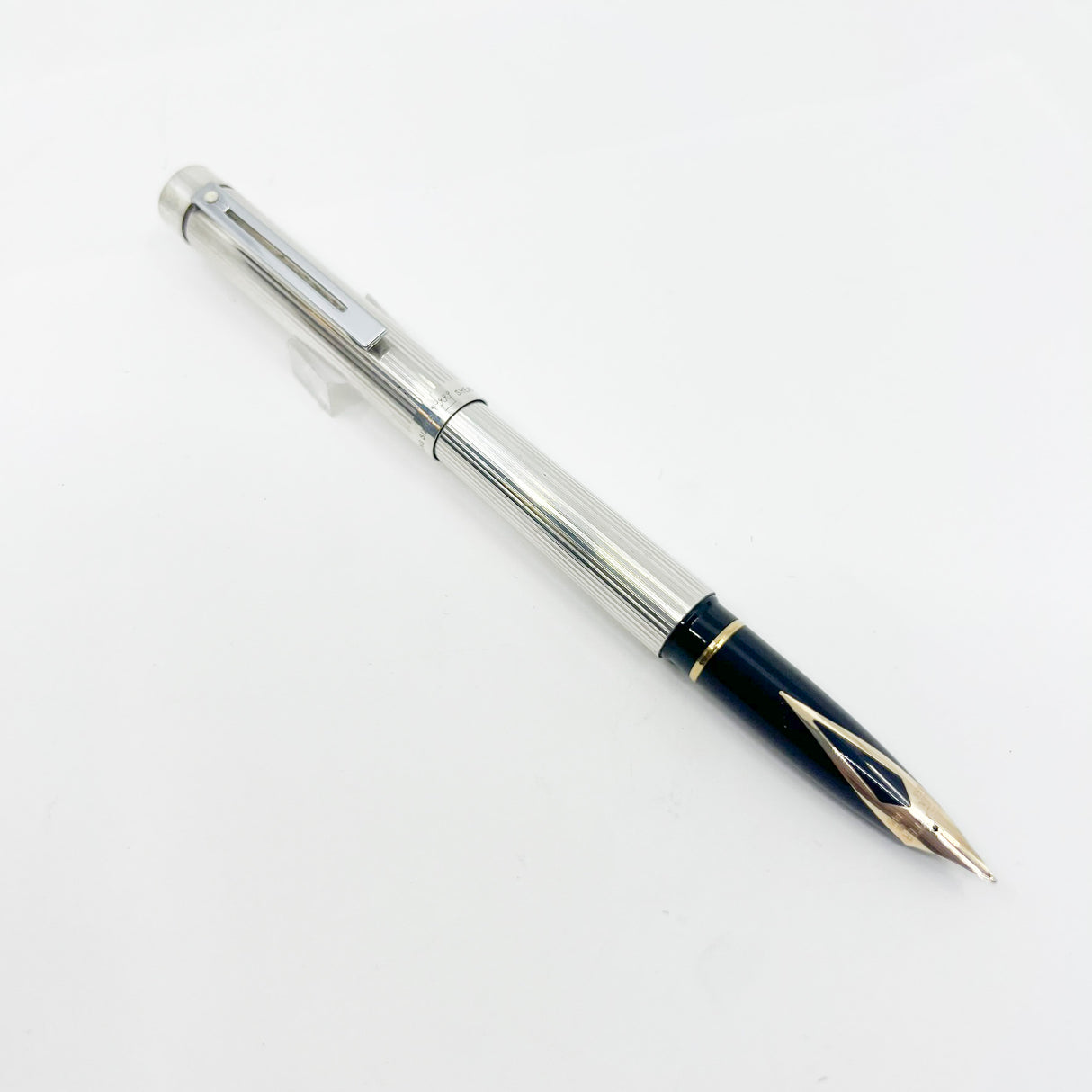 Sheaffer Full-Size Targa Sterling Silver Etched Vertical Stripes Fountain Pen - Medium 14kt Gold Nib