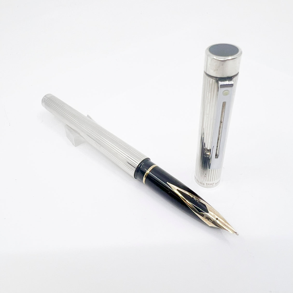 Sheaffer Full-Size Targa Sterling Silver Etched Vertical Stripes Fountain Pen - Medium 14kt Gold Nib