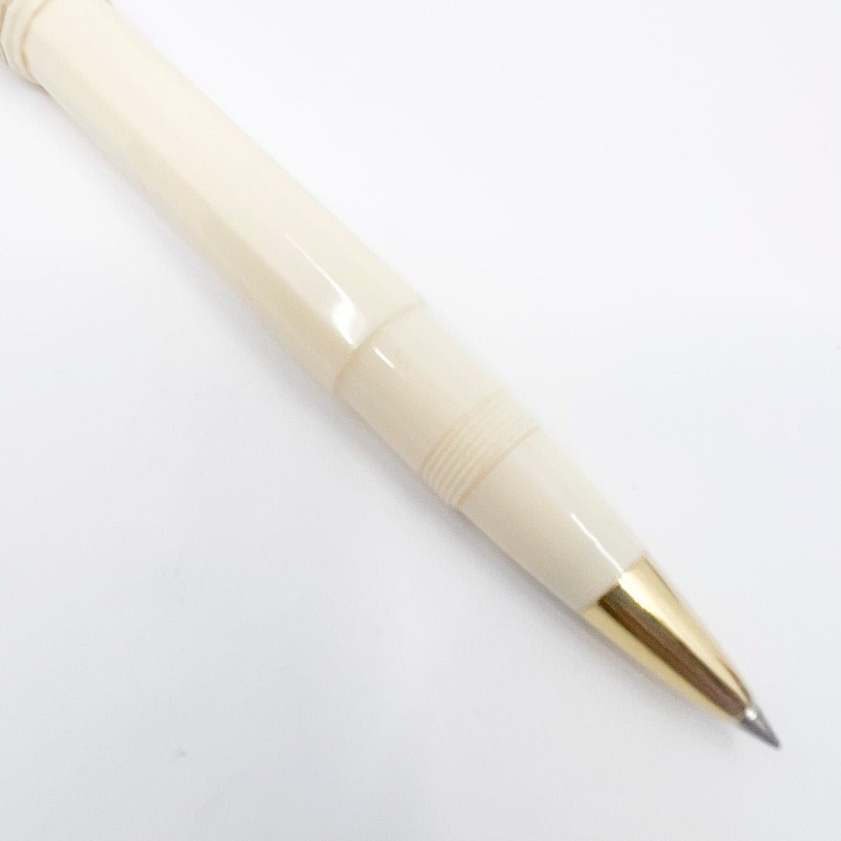 OMAS Ivory Vegetal Resin Bibliotheque Nationale Paragon Rollerball