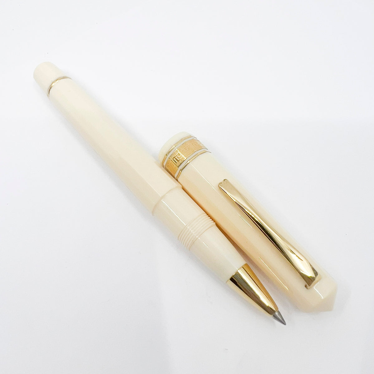 OMAS Ivory Vegetal Resin Bibliotheque Nationale Paragon Rollerball