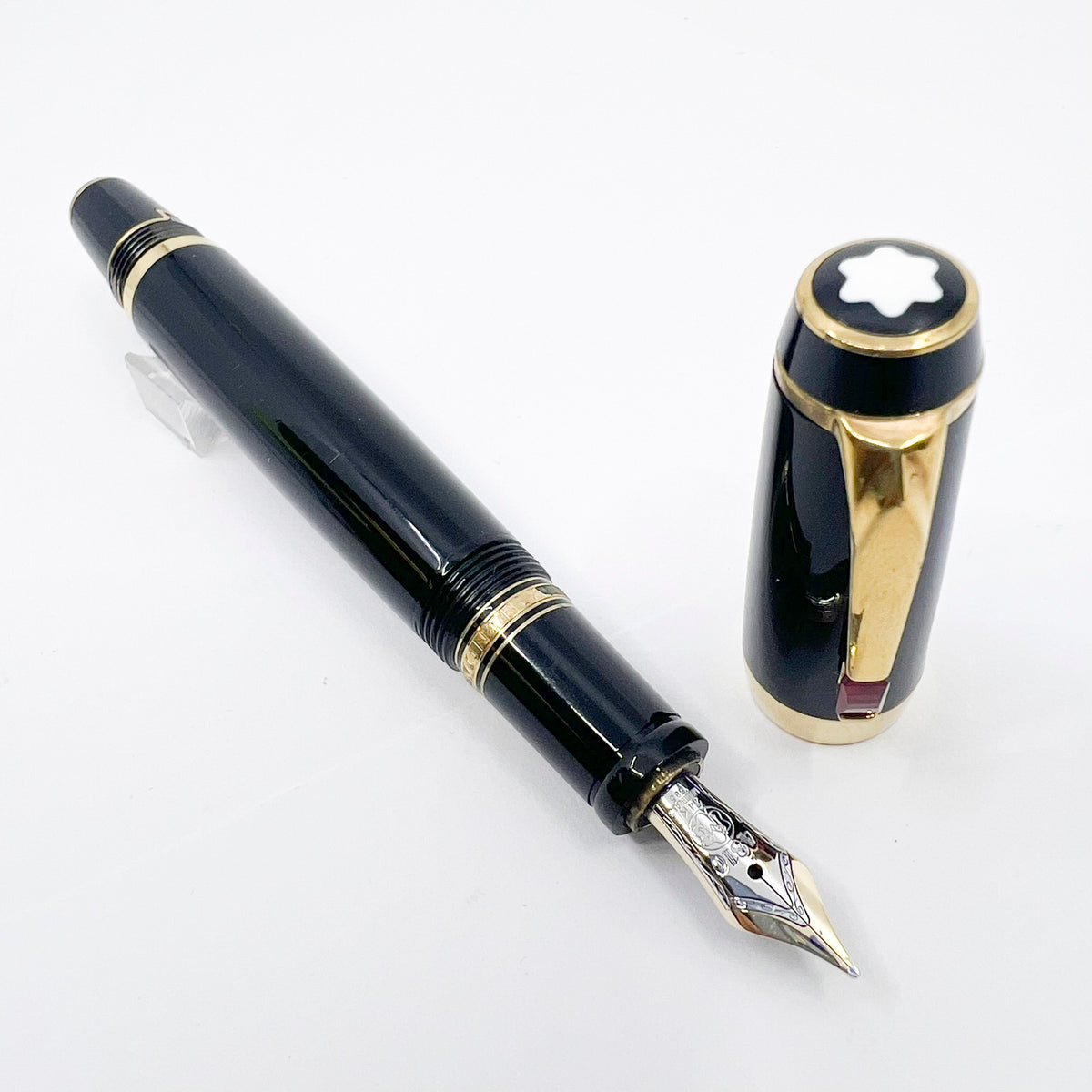 Montblanc Boheme Retractable Black Resin Fountain Pen - Red Stone in Clip - Medium 14kt Gold Nib