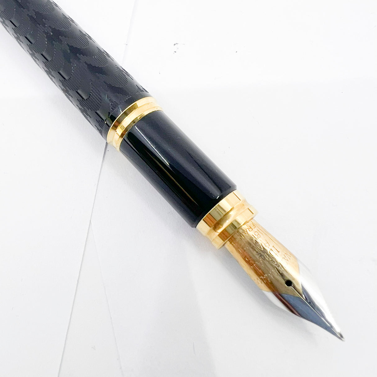 Waterman Man 100 Opera Black Chased  Fountain Pen - Fine 18kt Gold Nib