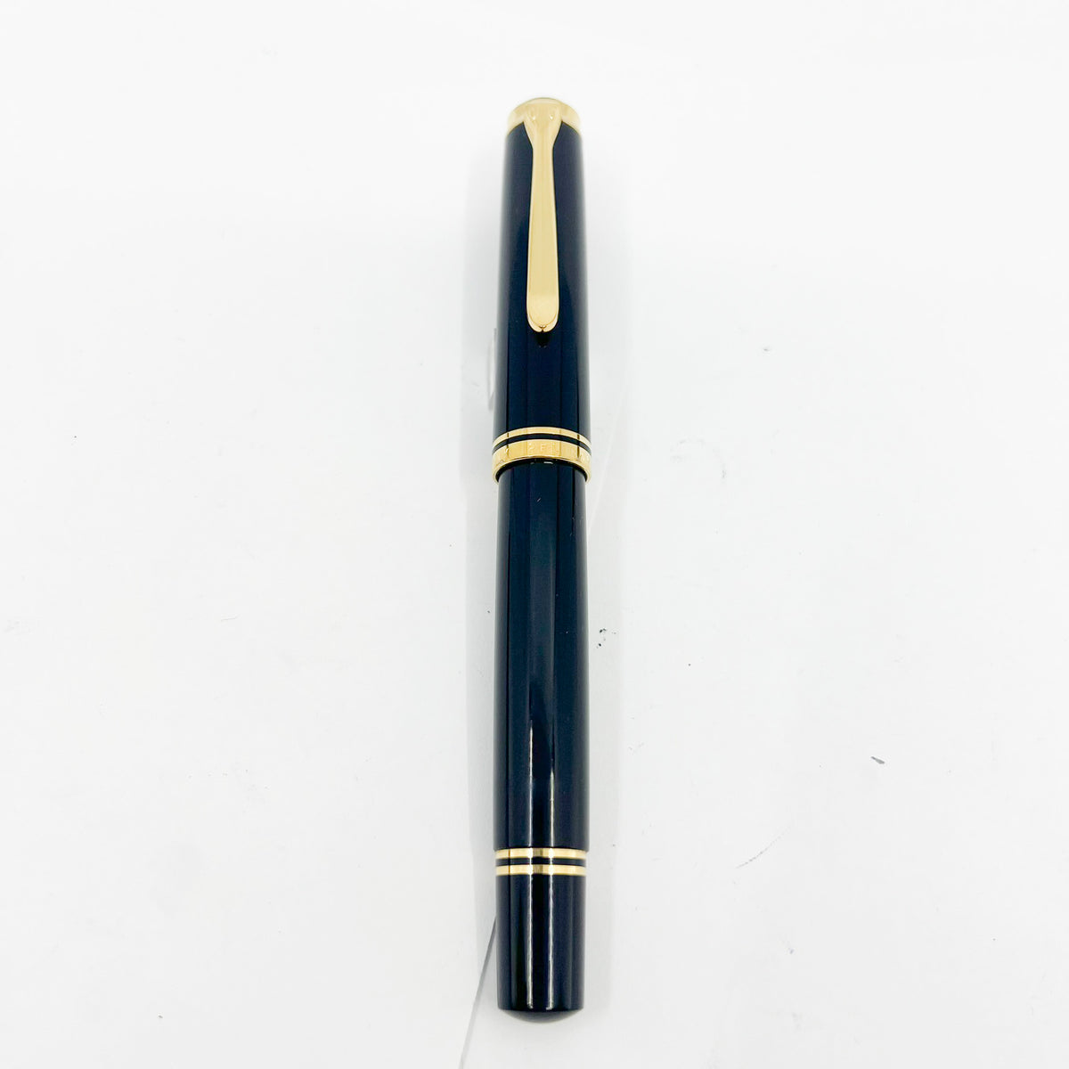 Pelikan M800 All Black Fountain Pen - Medium 18kt Gold Nib