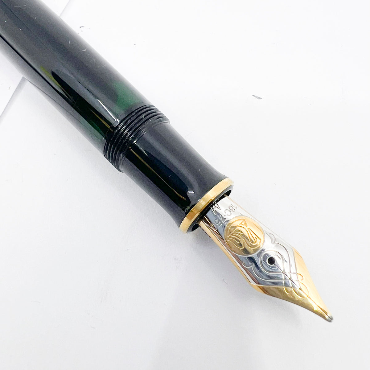 Pelikan M800 All Black Fountain Pen - Medium 18kt Gold Nib