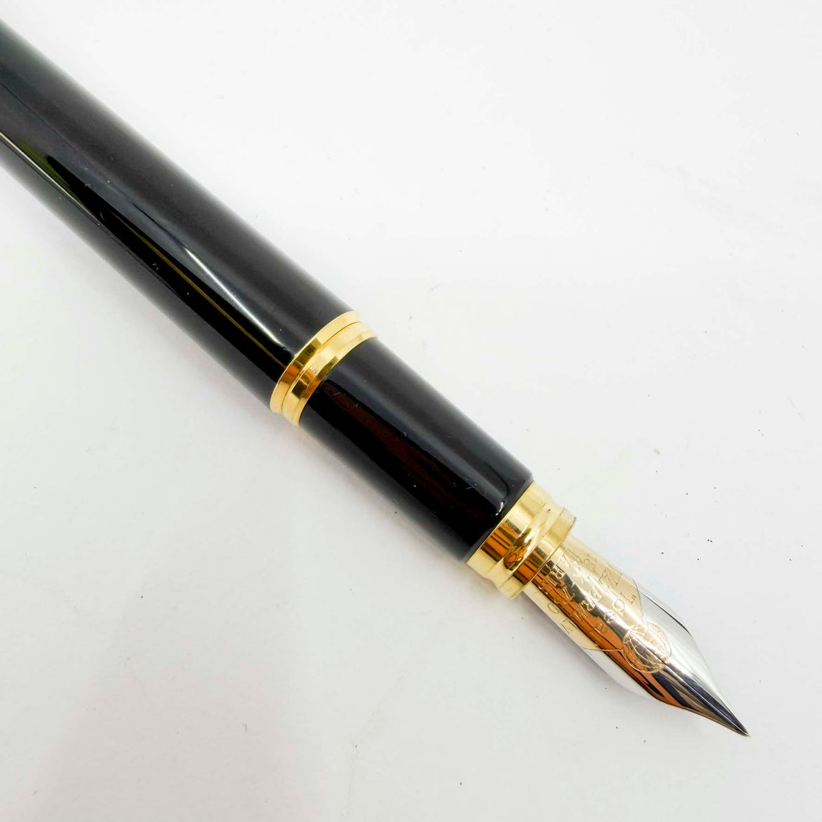 Waterman Man 100 Fountain Pen  - Fine 18kt Gold Nib