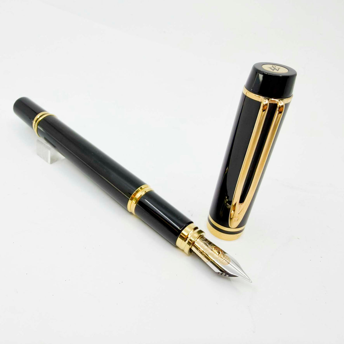 Waterman Man 100 Fountain Pen  - Fine 18kt Gold Nib