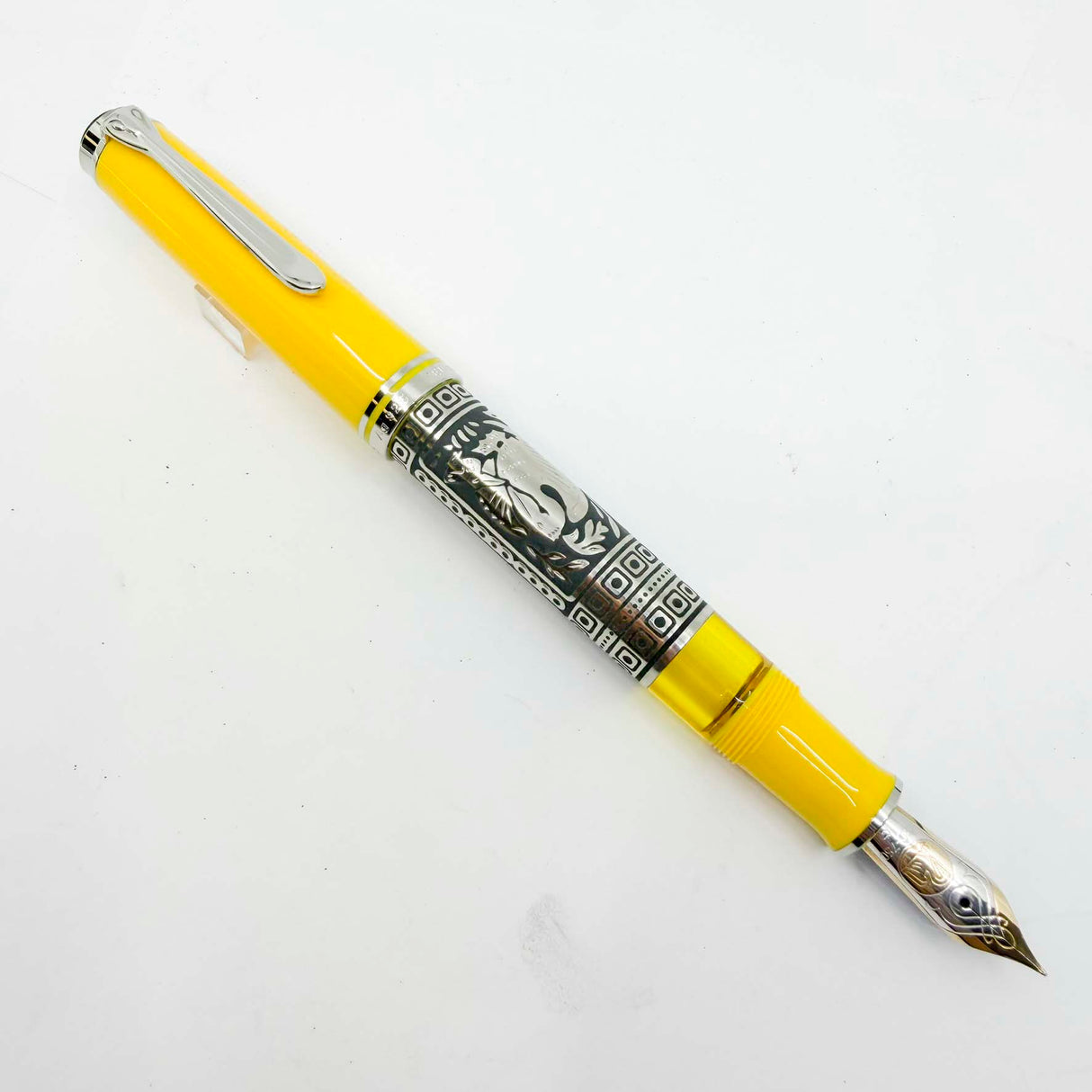 Pelikan M910 Yellow Toledo Sterling Silver Fountain Pen - Fine 18kt Gold  Nib