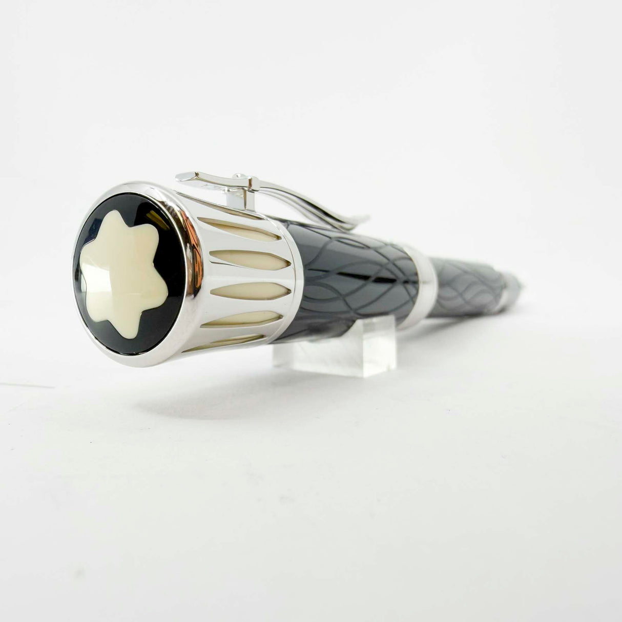 Montblanc Mark Twain Writer Series Limited Edition 3- PIECE SET - Medium 18kt Gold Nib