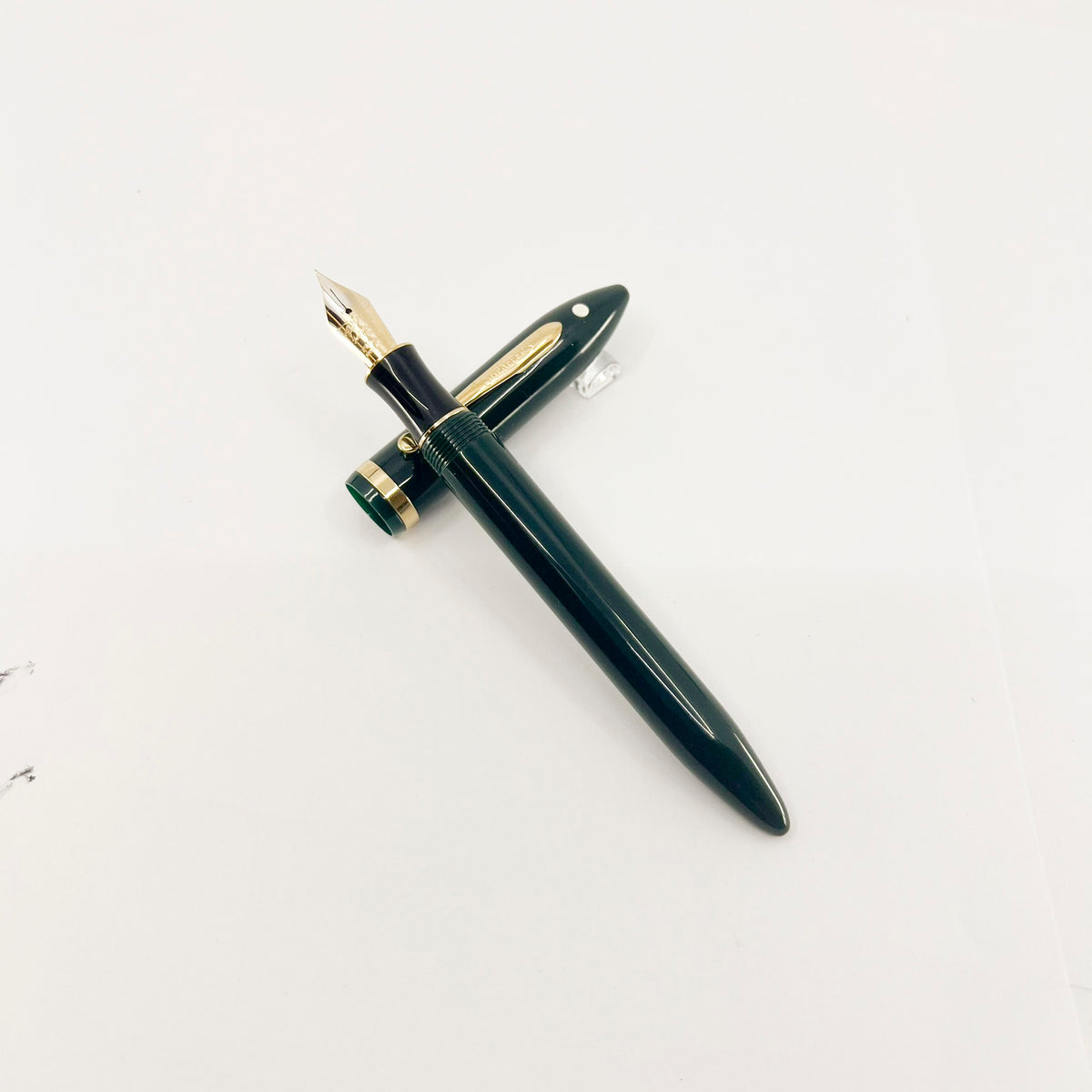 Sheaffer Hunter Green Balance Fountain Pen - Fine 18kt Gold Nib
