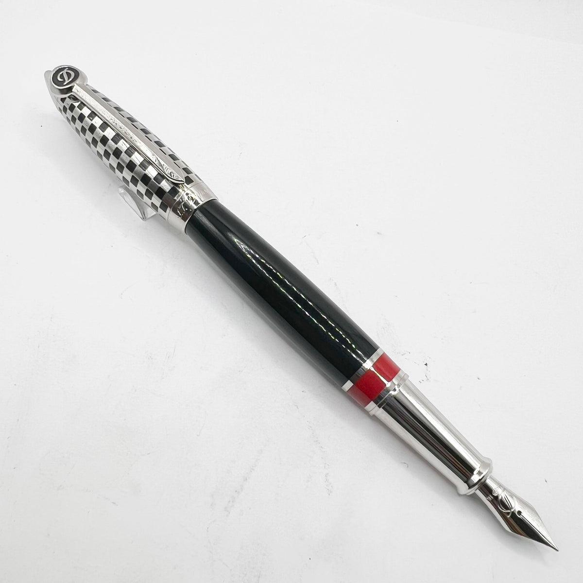 S.T.Dupont F1 Grand Prix Limited Edition Fountain Pen -  Medium 18kt Gold Nib