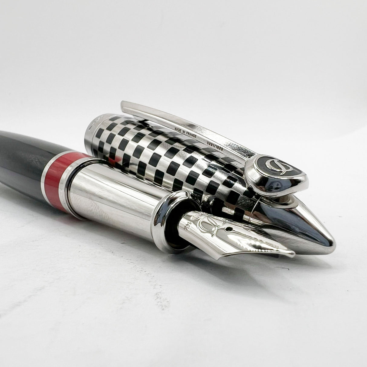 S.T.Dupont F1 Grand Prix Limited Edition Fountain Pen -  Medium 18kt Gold Nib