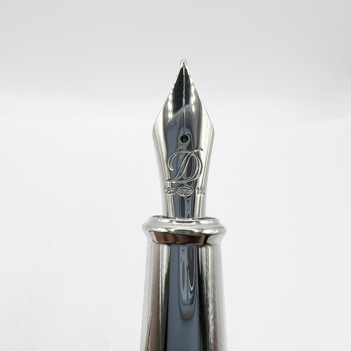 S.T.Dupont F1 Grand Prix Limited Edition Fountain Pen -  Medium 18kt Gold Nib