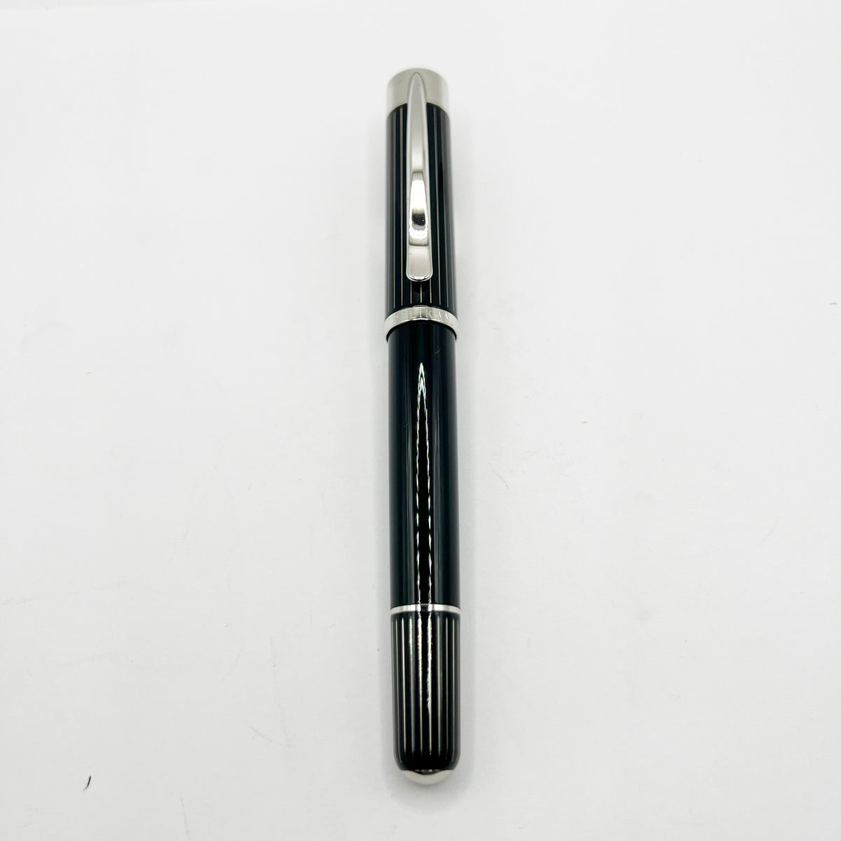 Pelikan P3100 Ductus Fountain Pen -  Medium 18kt Gold Nib