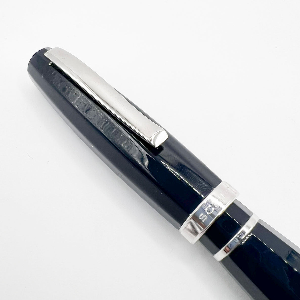 Scribo  (Bologna) "Feel" Navy Blue Faceted Fountain Pen  -   Fine 18Kt Gold Nib