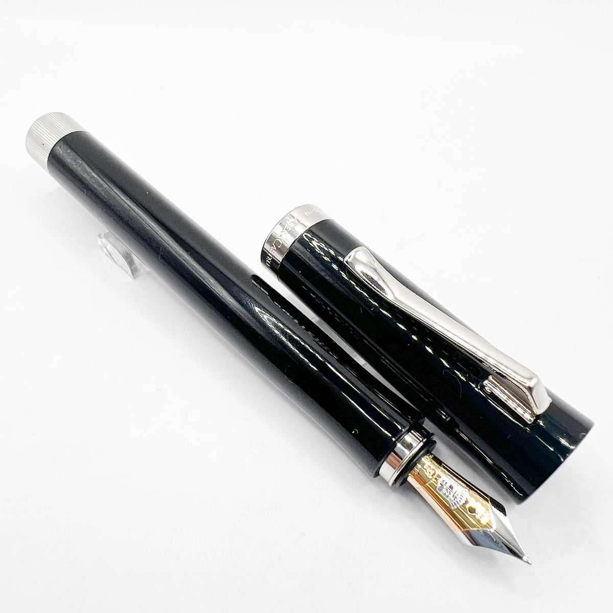 Graf von Faber Castell Smooth Black Intuition Fountain Pen  - Fine 18kt Gold Nib