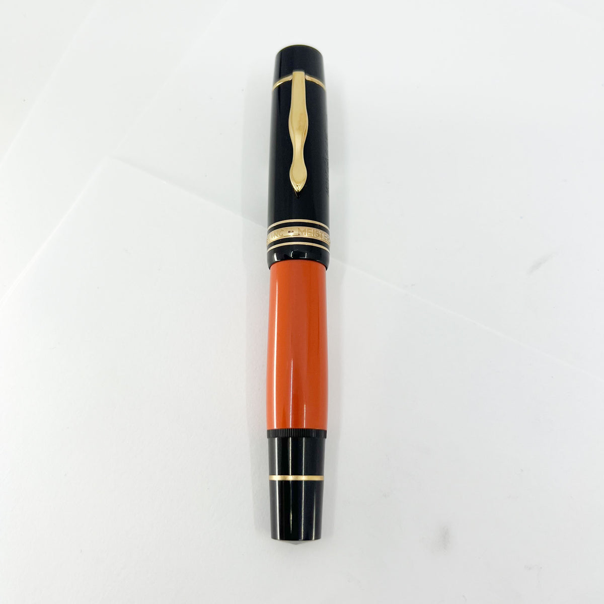 Montblanc Ernest Hemingway Writers Series Limited Edition Fountain Pen  - Medium 18kt Gold Nib