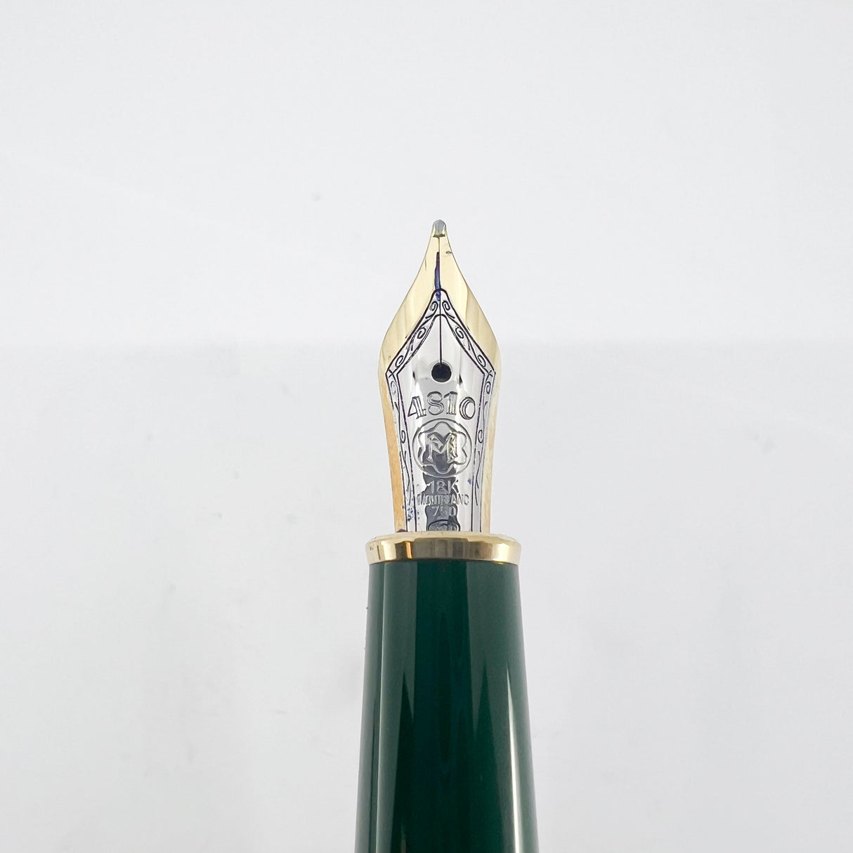 Montblanc Meisterstuck Solitaire  Czar Nikolai Classique 144 Malachite Cap/Vermeil Barrel Fountain Pen