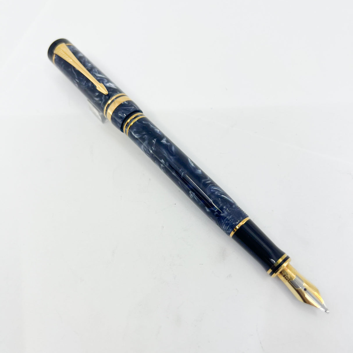 Parker International Duofold Blue Marble Fountain Pen - Broad 18kt Gold Nib