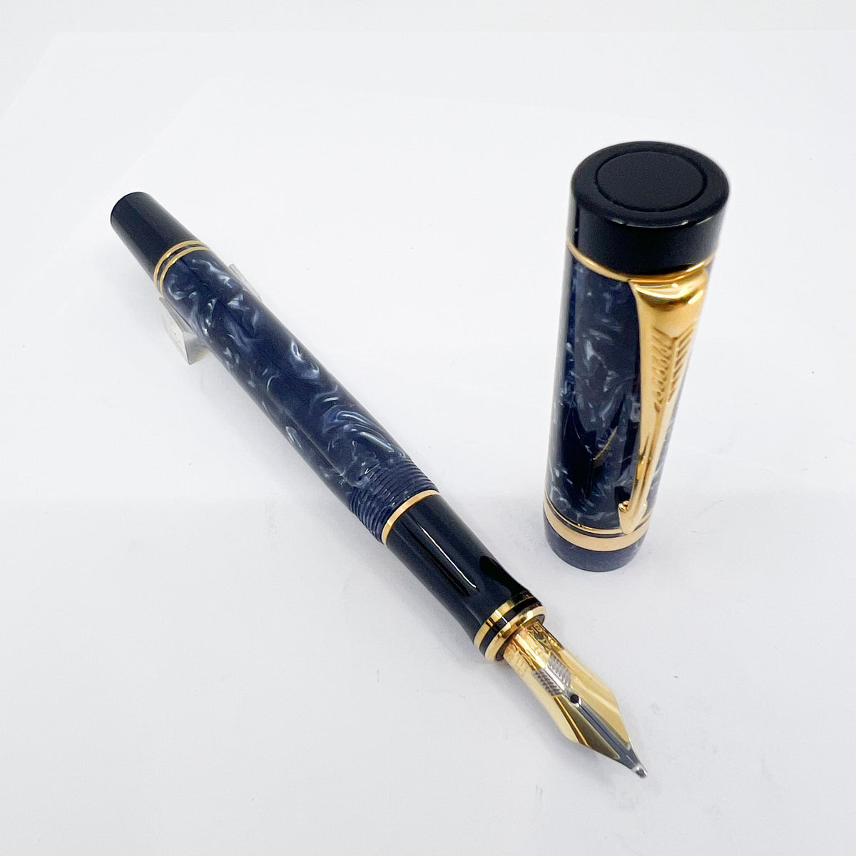 Parker International Duofold Blue Marble Fountain Pen - Broad 18kt Gold Nib