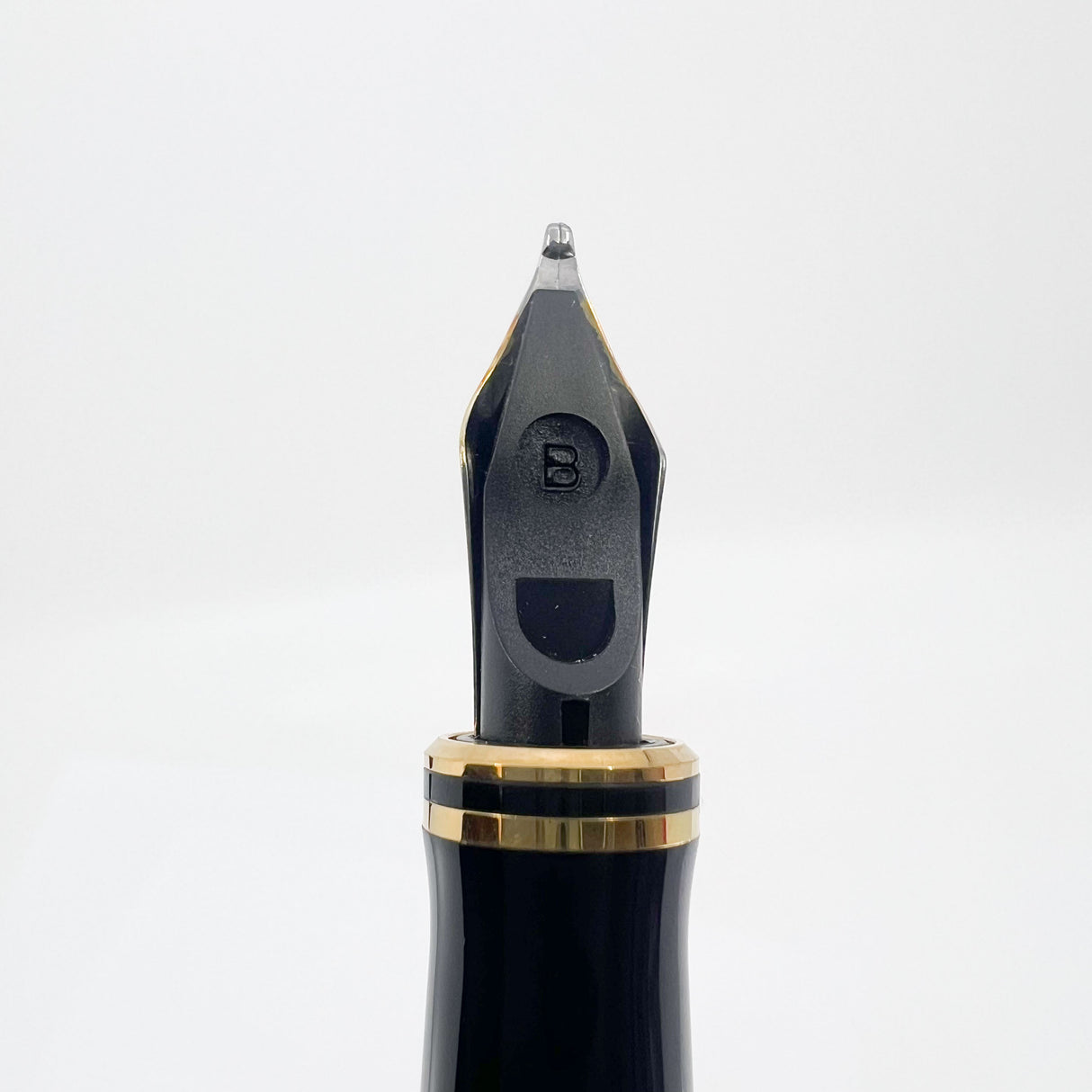 Parker International Duofold Blue Marble Fountain Pen - Broad 18kt Gold Nib
