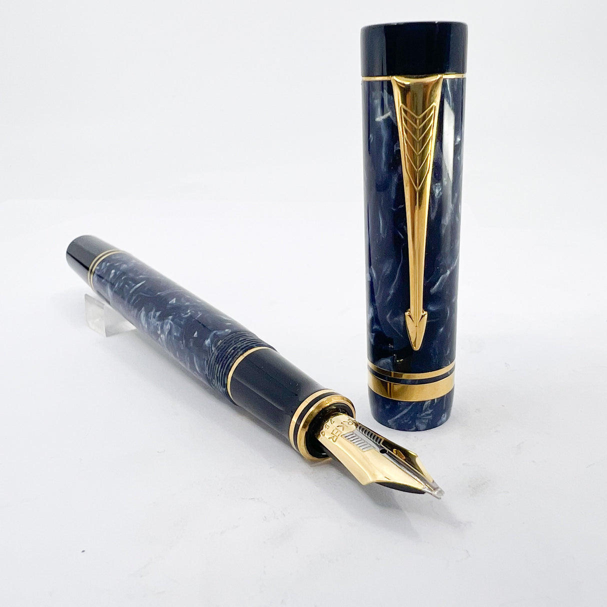 Parker Duofold Centennial (Largest) Marbled Blue Fountain Pen - Double Broad Oblique #91 18kt Gold Nib