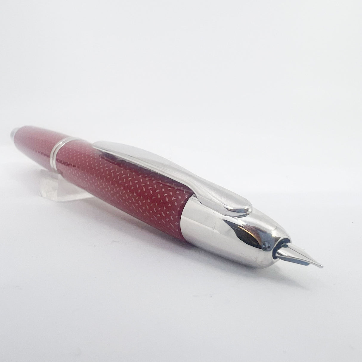 Pilot Vanishing Point Red Carbonesque Fountain Pen - Fine 18kt Gold Nib