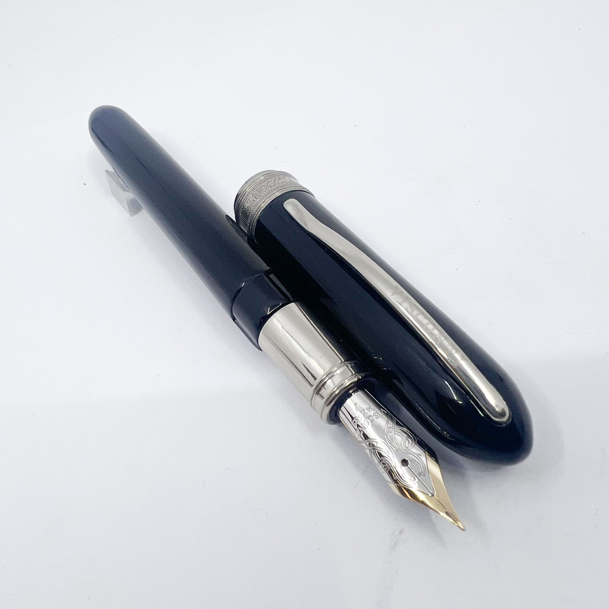 Visconti Early Van Gogh Maxi Black Fountain Pen - Large Fine 14kt Gold Nib