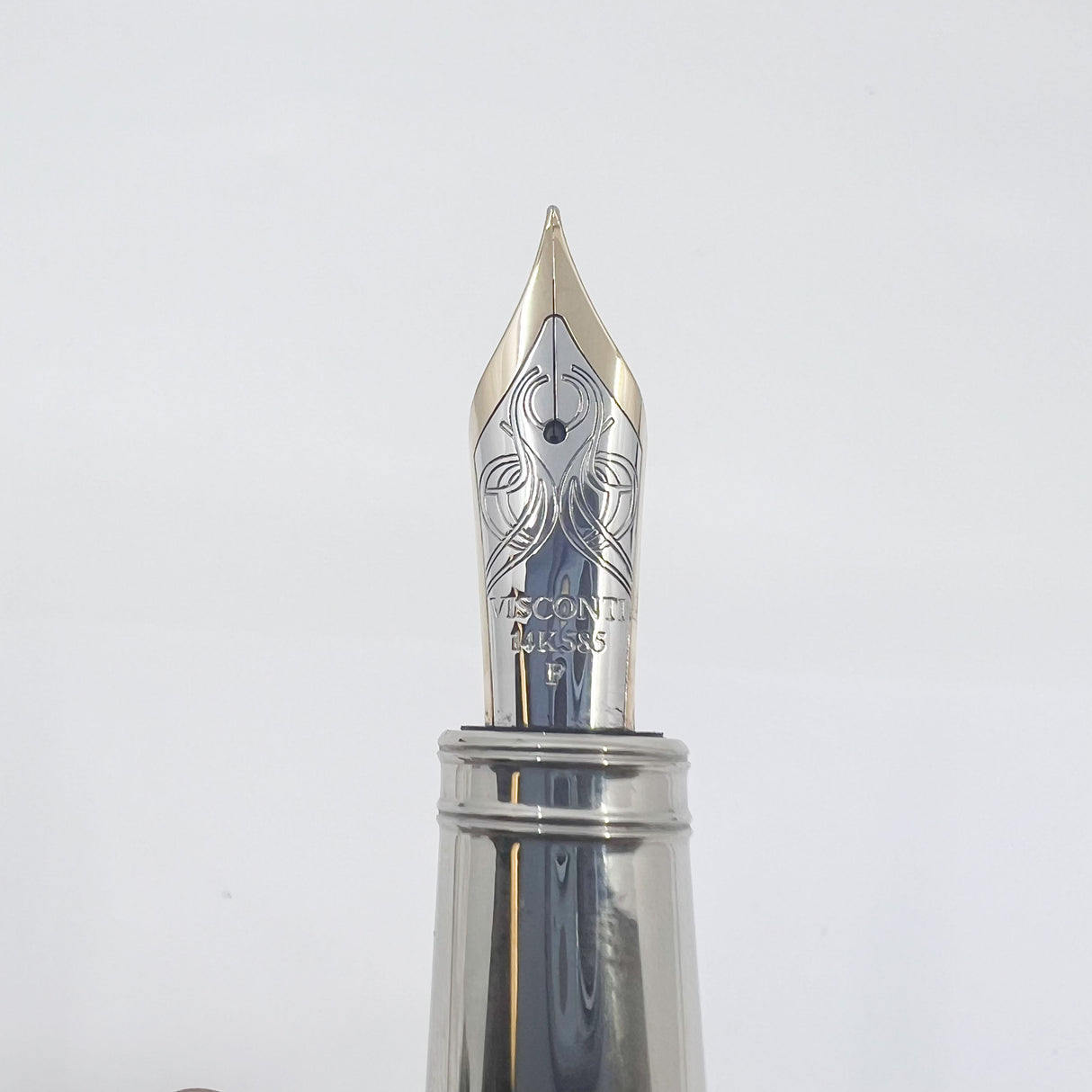 Visconti Early Van Gogh Maxi Black Fountain Pen - Large Fine 14kt Gold Nib