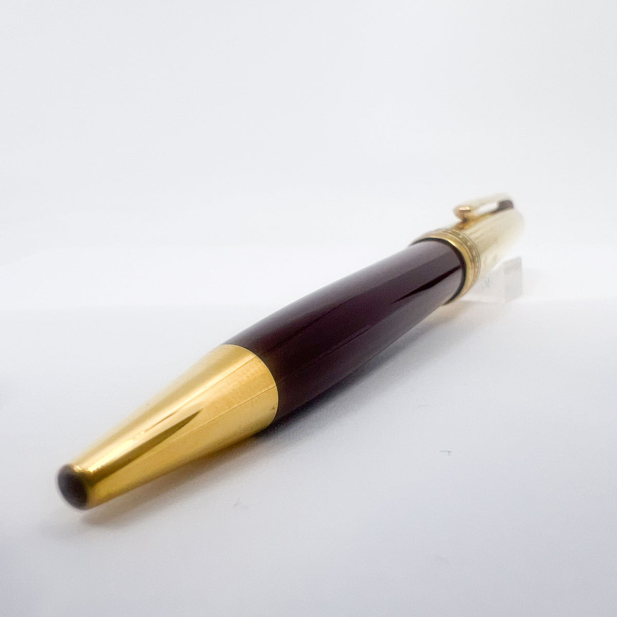 Montblanc Doue Classique Ballpoint - Vermeil Cap/Bordeaux Barrel