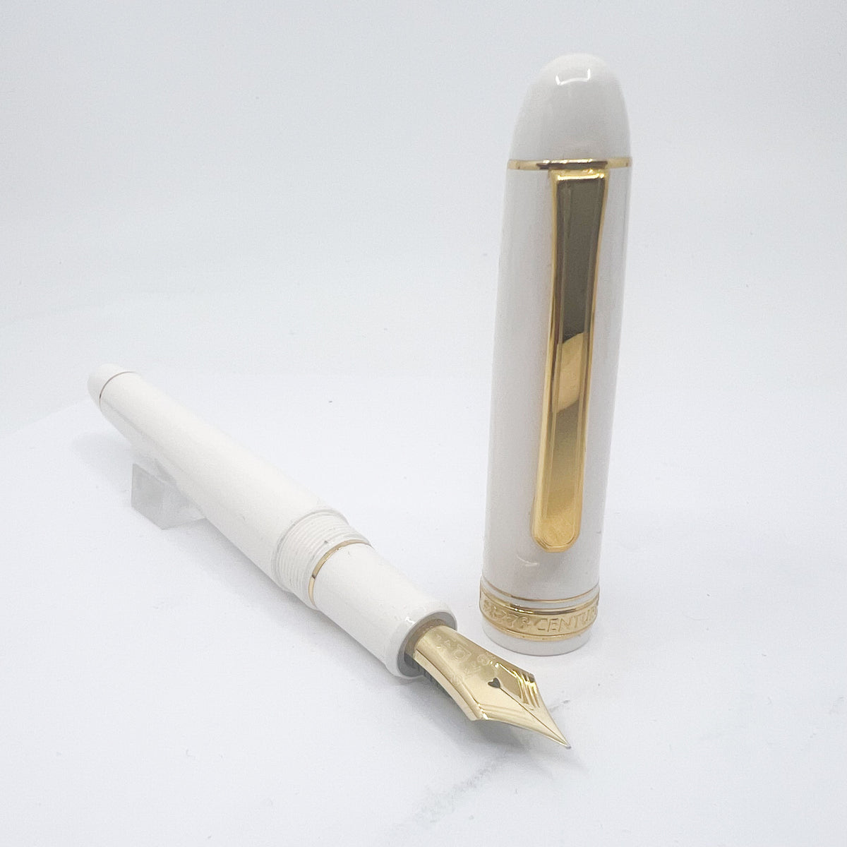 Platinum #3776 Chenonceau White GT Fountain Pen - Fine 14kt Gold Nib