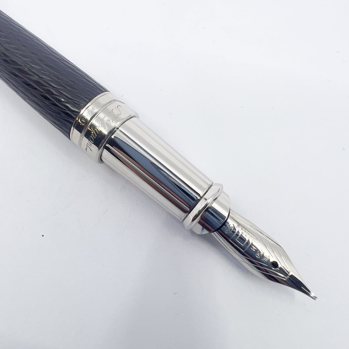 S. T. Dupont Orpheo Fountain Pen - Palladium Plated Cap - Textured Leather Barrel -  Medium 18kt Gold Nib