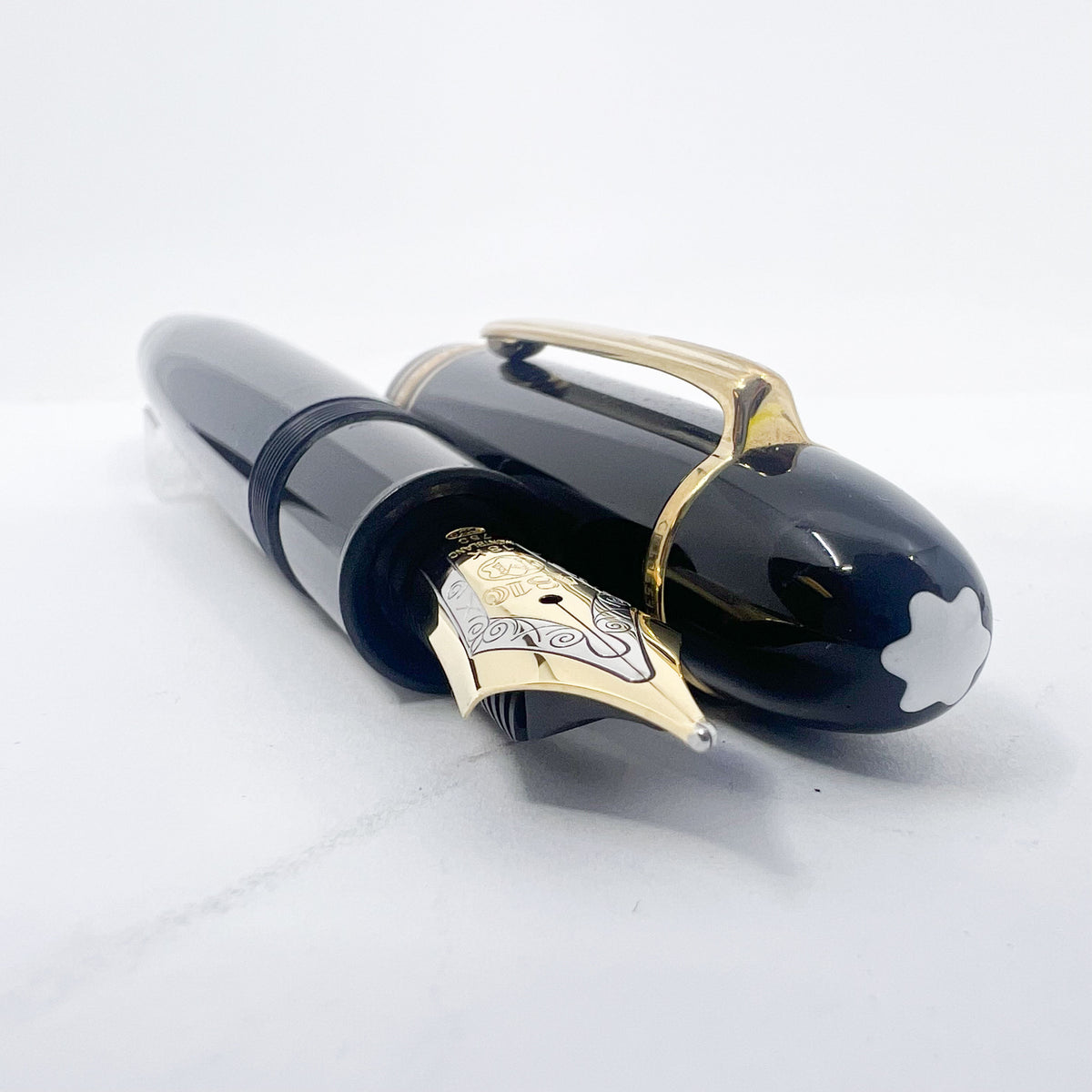 Montblanc Meisterstuck Black Resin #149 (Largest) Fountain Pen - Medium 18kt Gold Nib